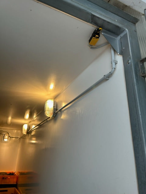 XL PKW Kühlanhänger Innen 3,4m x 1,5m x 2m 6°C MIETEN