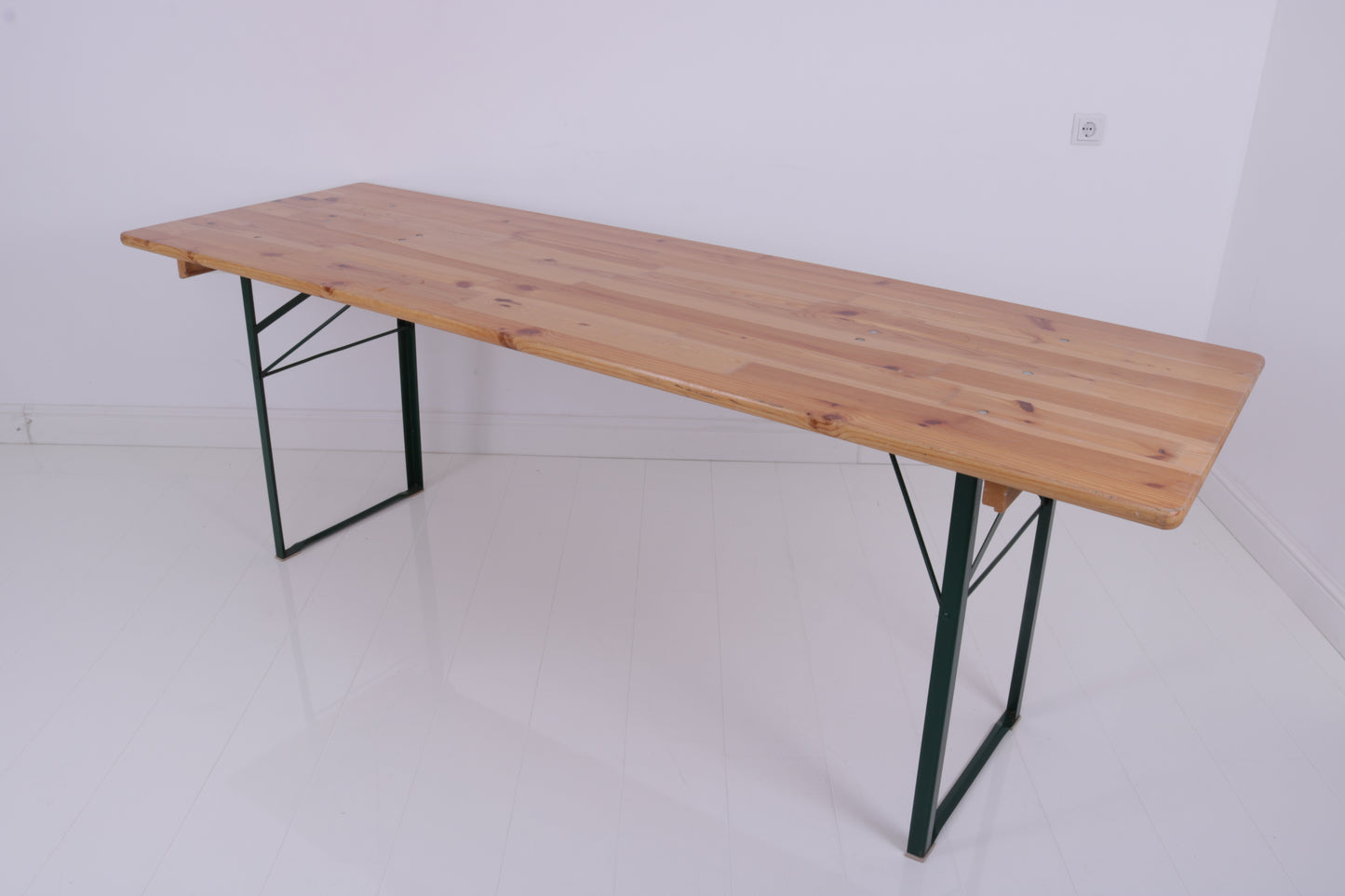 Bild von Buffettisch (Festzeltgarnitur Tisch breit) 220cm x 70cm MIETEN
