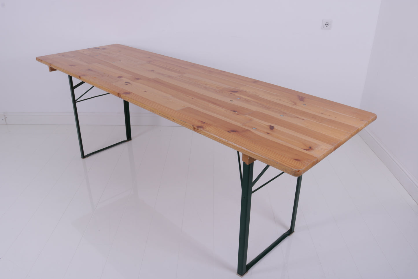Bild von Biertisch (Bierzeltgarnitur Tisch) 220cm x 50cm MIETEN