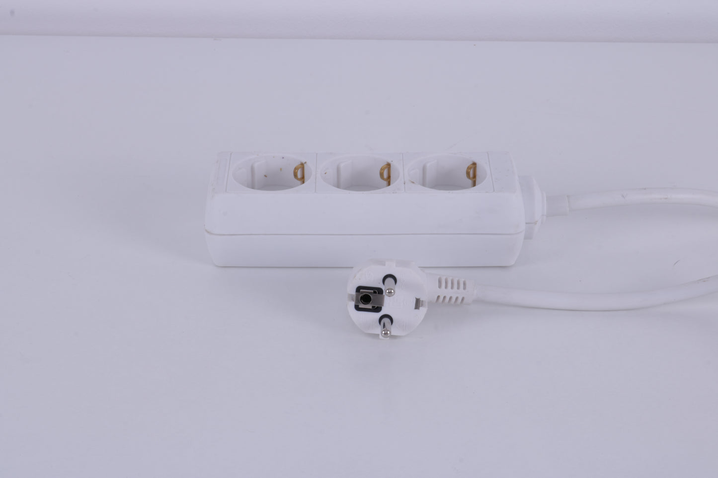 Mehrfachsteckdose (3 Stecker) 230V MIETEN