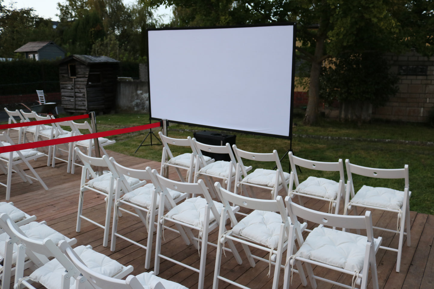 Leinwand mit Ständer 120 Zoll für Beamer MIETEN