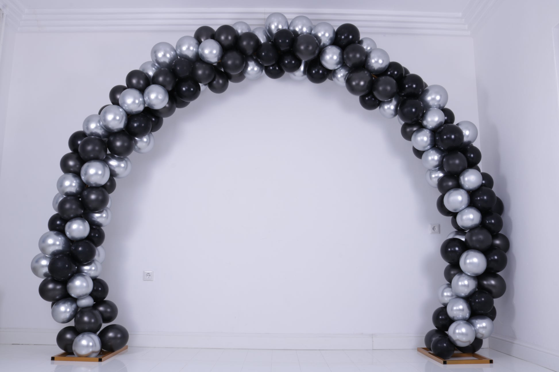 Bild von Ballonbogen / Traubogen Gestell Oval (Halbkreis/Tor) MIETEN Hochzeit Geburtstag Jubiläum