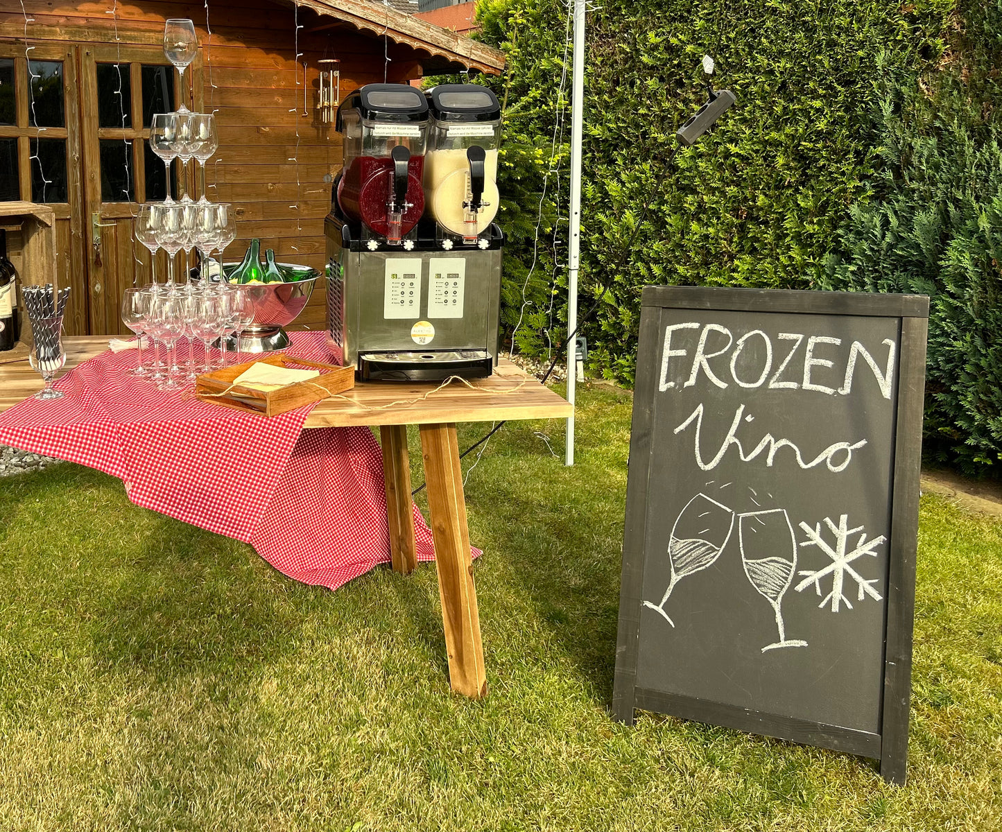 Große Aufstelltafel, zweiseitig (Kreide beschreibbar) MIETEN