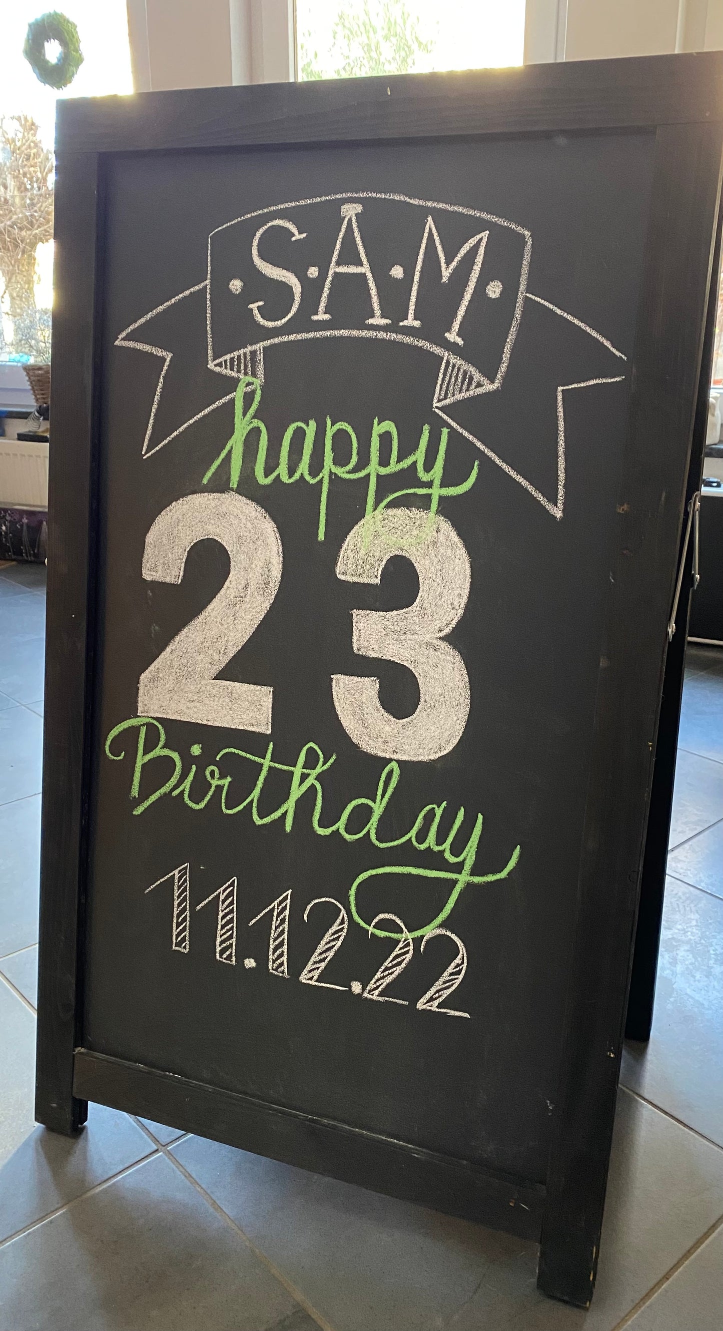 Große Aufstelltafel, zweiseitig (Kreide beschreibbar) MIETEN