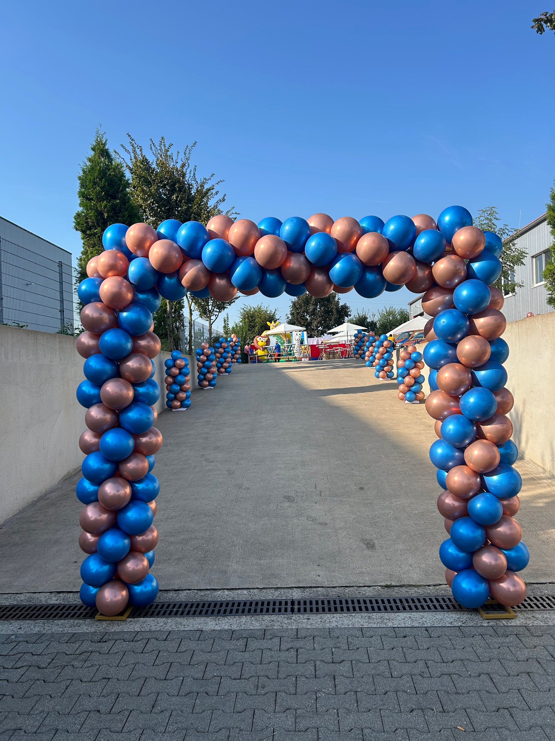 Bild von Ballonbogen / Traubogen Gestell Eckig MIETEN Hochzeit Geburtstag Jubiläum