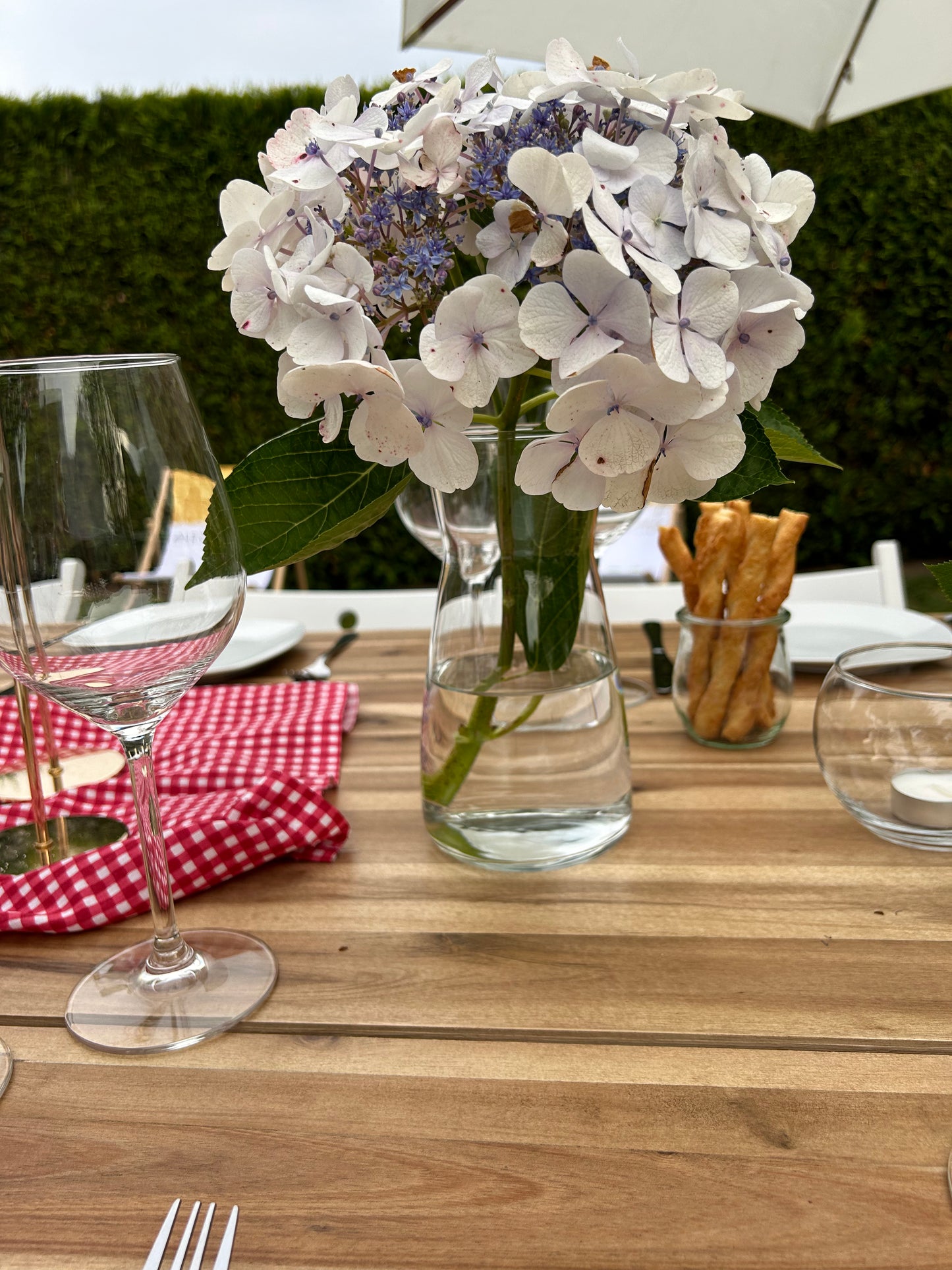 Flaschen-Vasen für 1-2 Blumen, verschiedene Modelle MIETEN