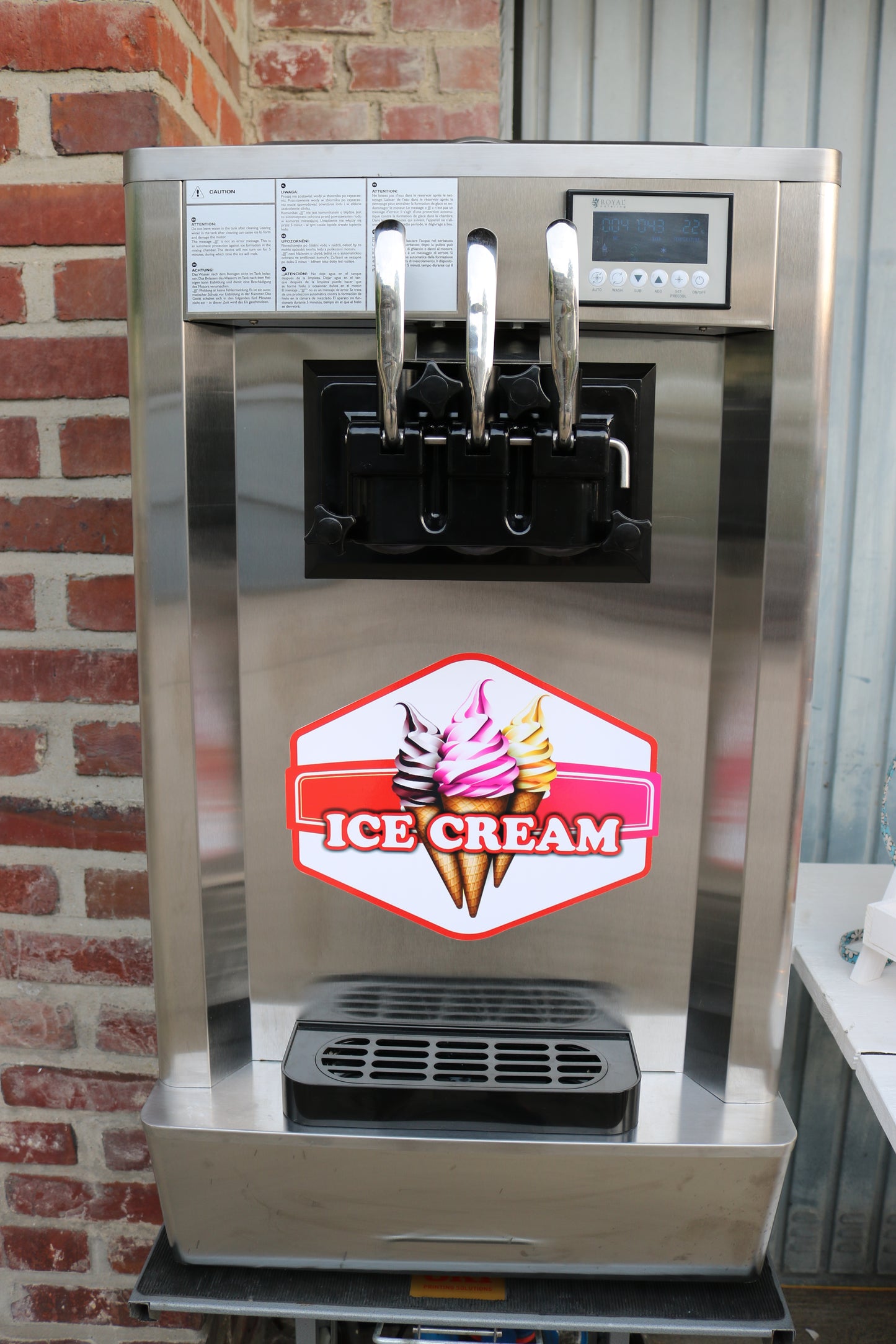 Professionelle Gastro Softeismaschine 23L/Std MIETEN Eismaschine