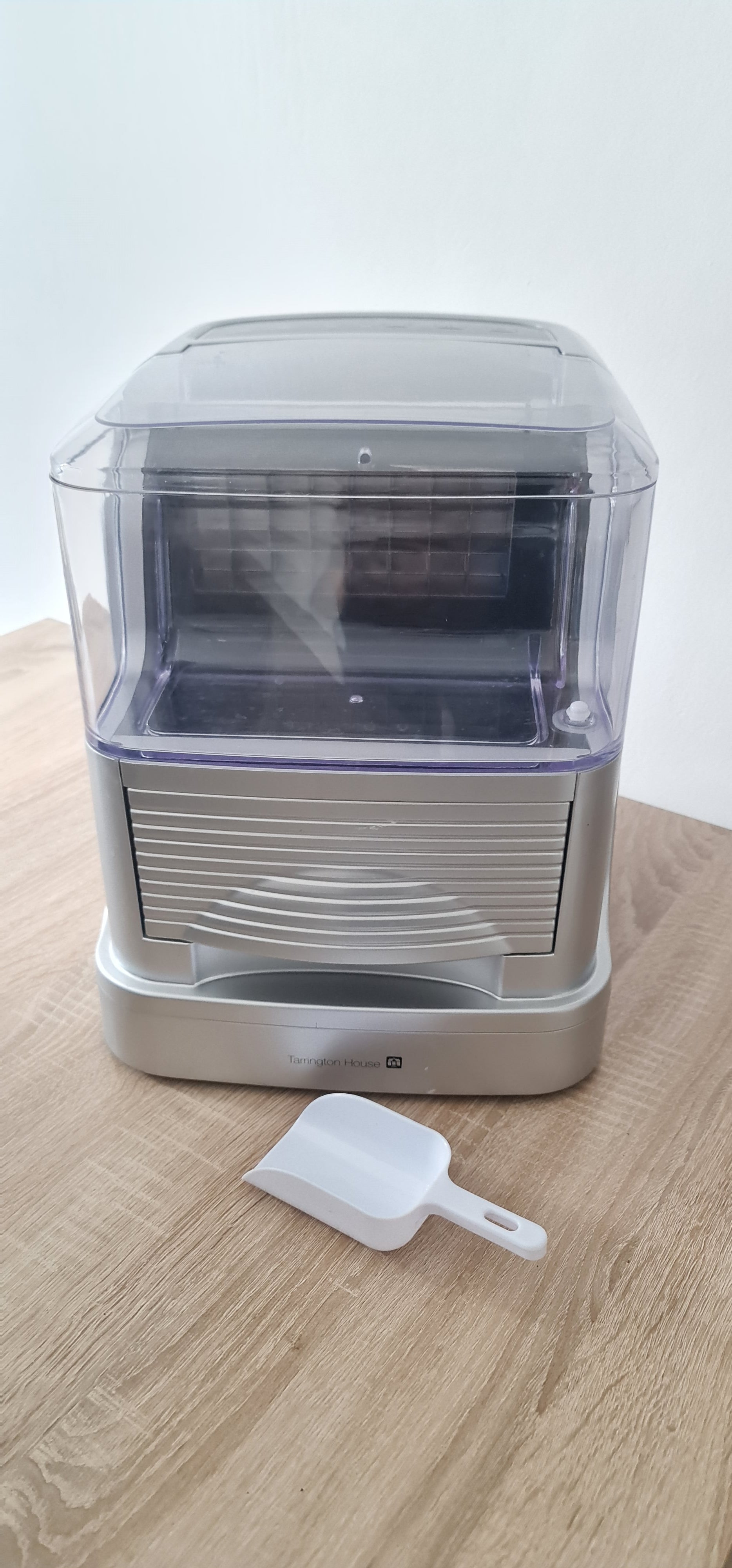 Bild von Eiswürfelmaschine 150W 24Stk/21min, bzw. 15kg/24h MIETEN Eiswürfelbereiter