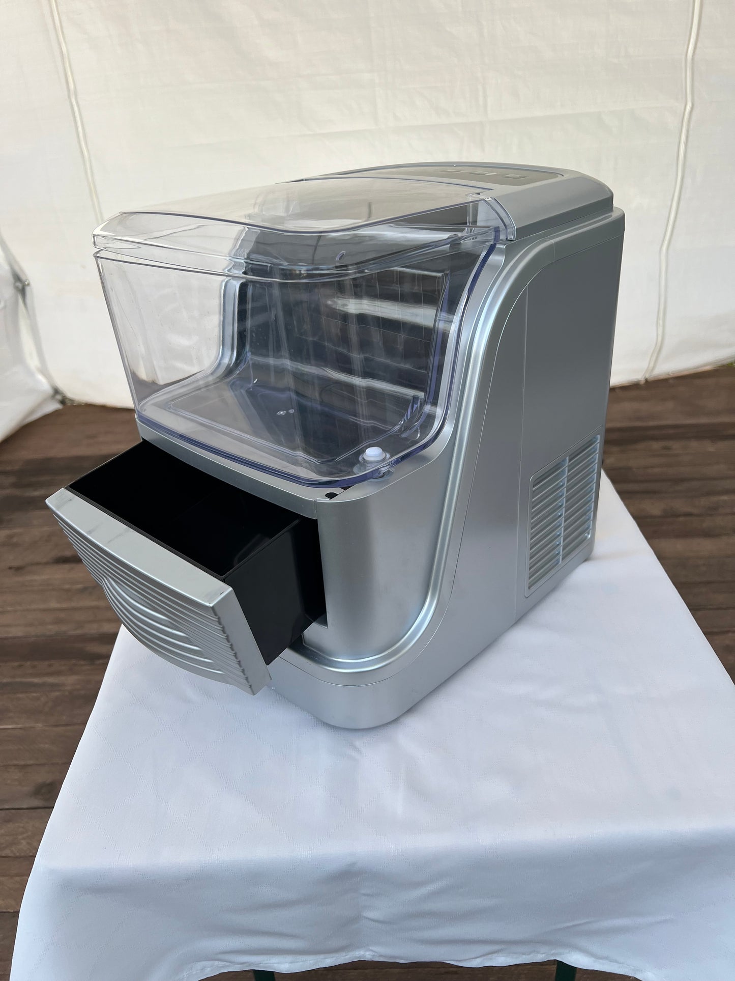 Eiswürfelmaschine 150W 24Stk/21min, bzw. 15kg/24h MIETEN Eiswürfelbereiter