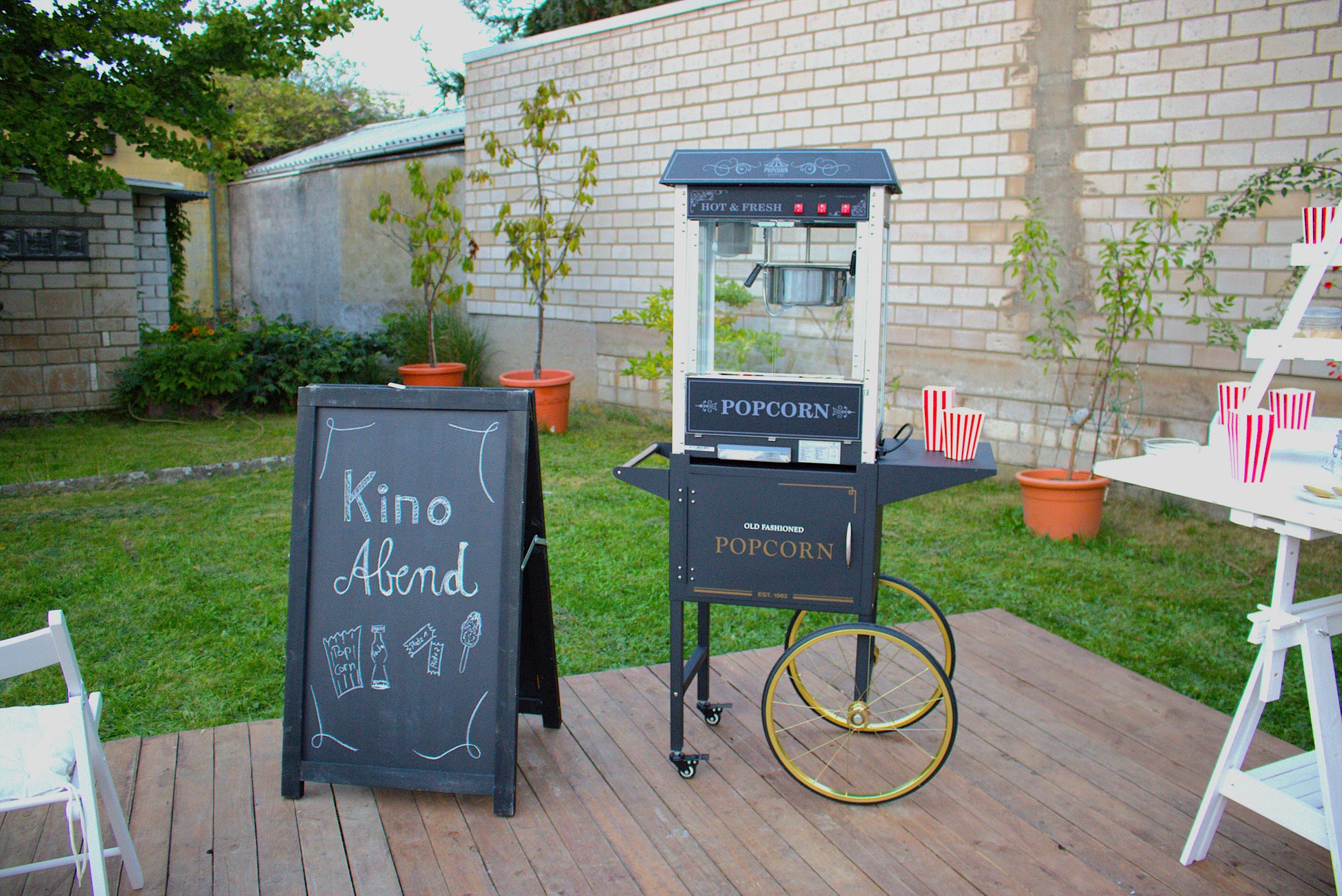 Bild von Popcornmaschine mit Wagen Schwarz MIETEN Popcorn Hochzeit