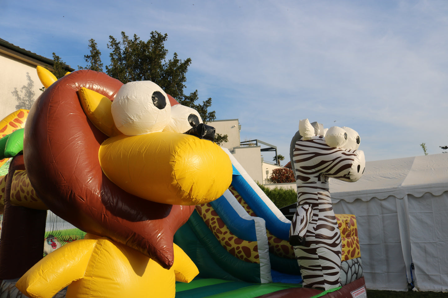 Hüpfburg Safari Tiere Rutsche MIETEN Kindergeburtstag