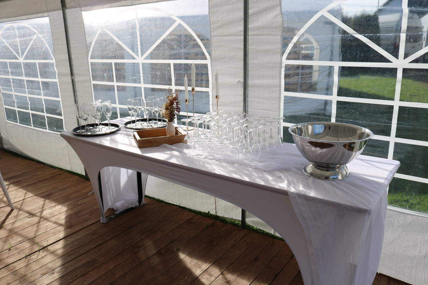 Bild von Buffettisch (Festzeltgarnitur Tisch breit) 220cm x 70cm MIETEN 