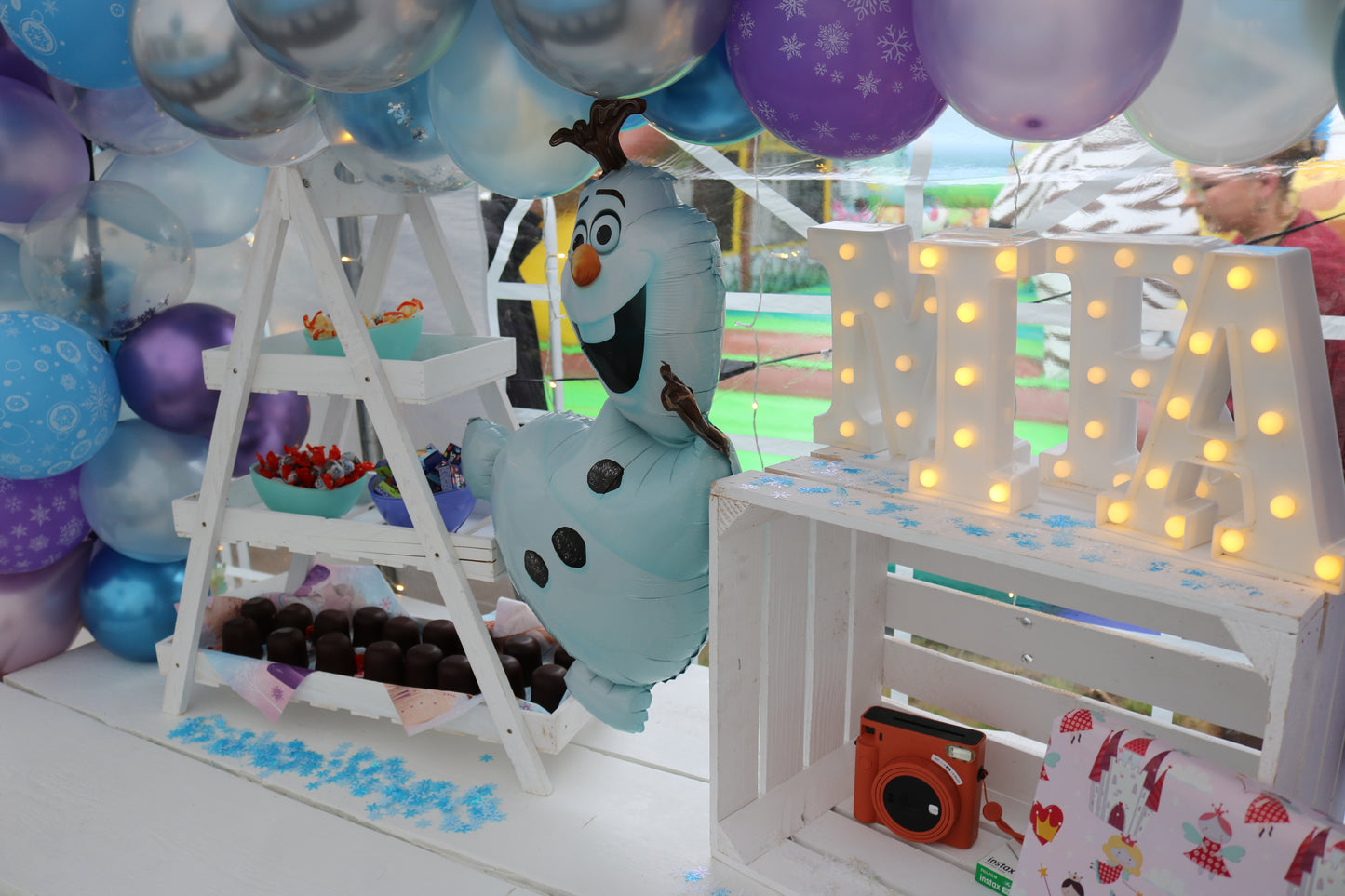 Geschenktisch (Tisch, Leiter-Regal) MIETEN