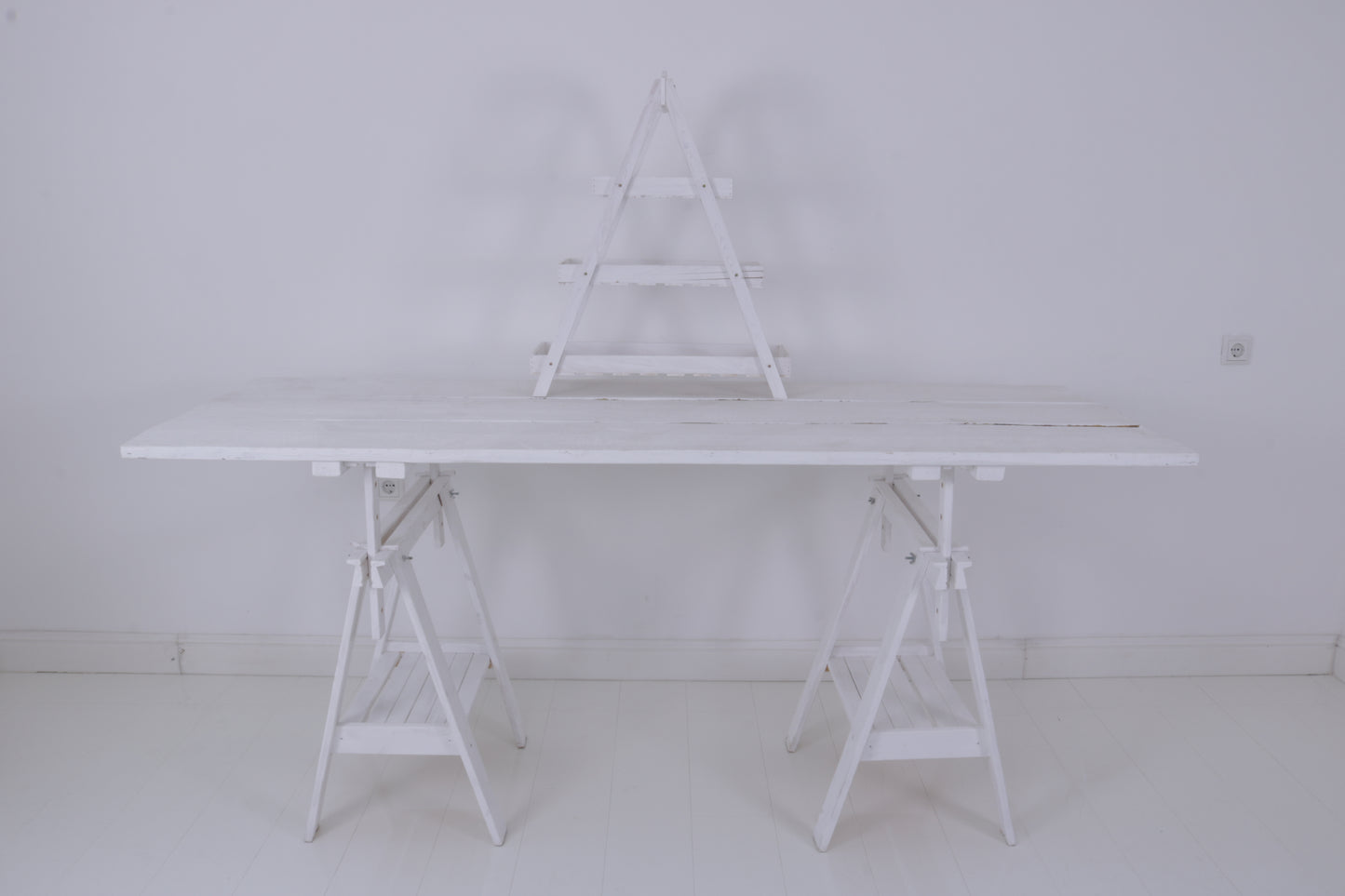 Geschenktisch (Tisch, Leiter-Regal) MIETEN