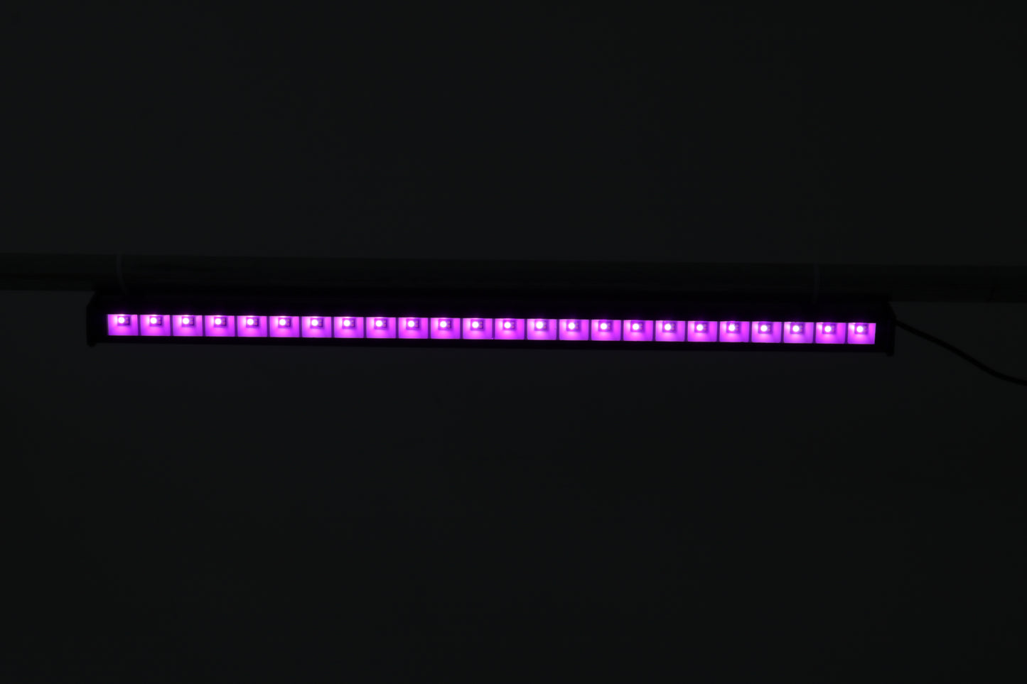 LED Lightbar mit RGB Funktion MIETEN Zeltbeleuchtung