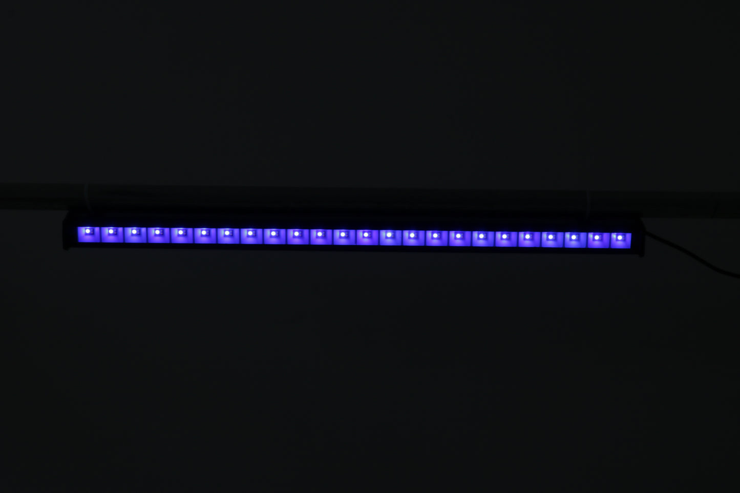 LED Lightbar mit RGB Funktion MIETEN Zeltbeleuchtung